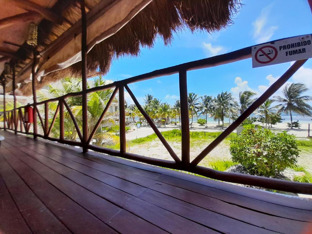 Palmeras De Mahahual Cabanas Стая снимка