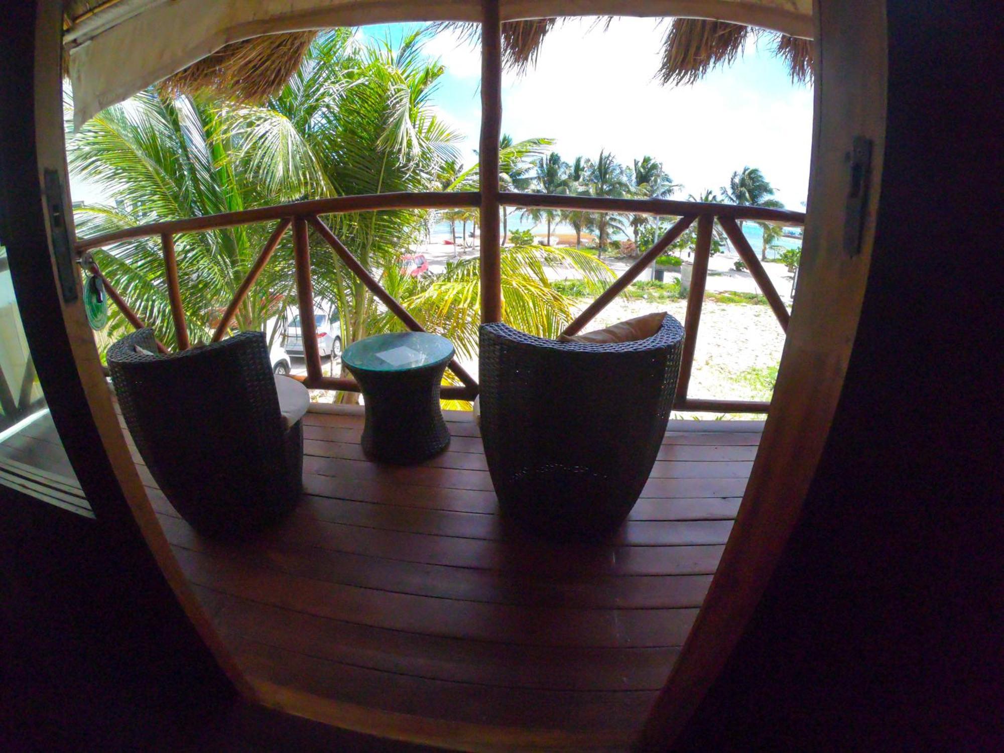 Palmeras De Mahahual Cabanas Стая снимка