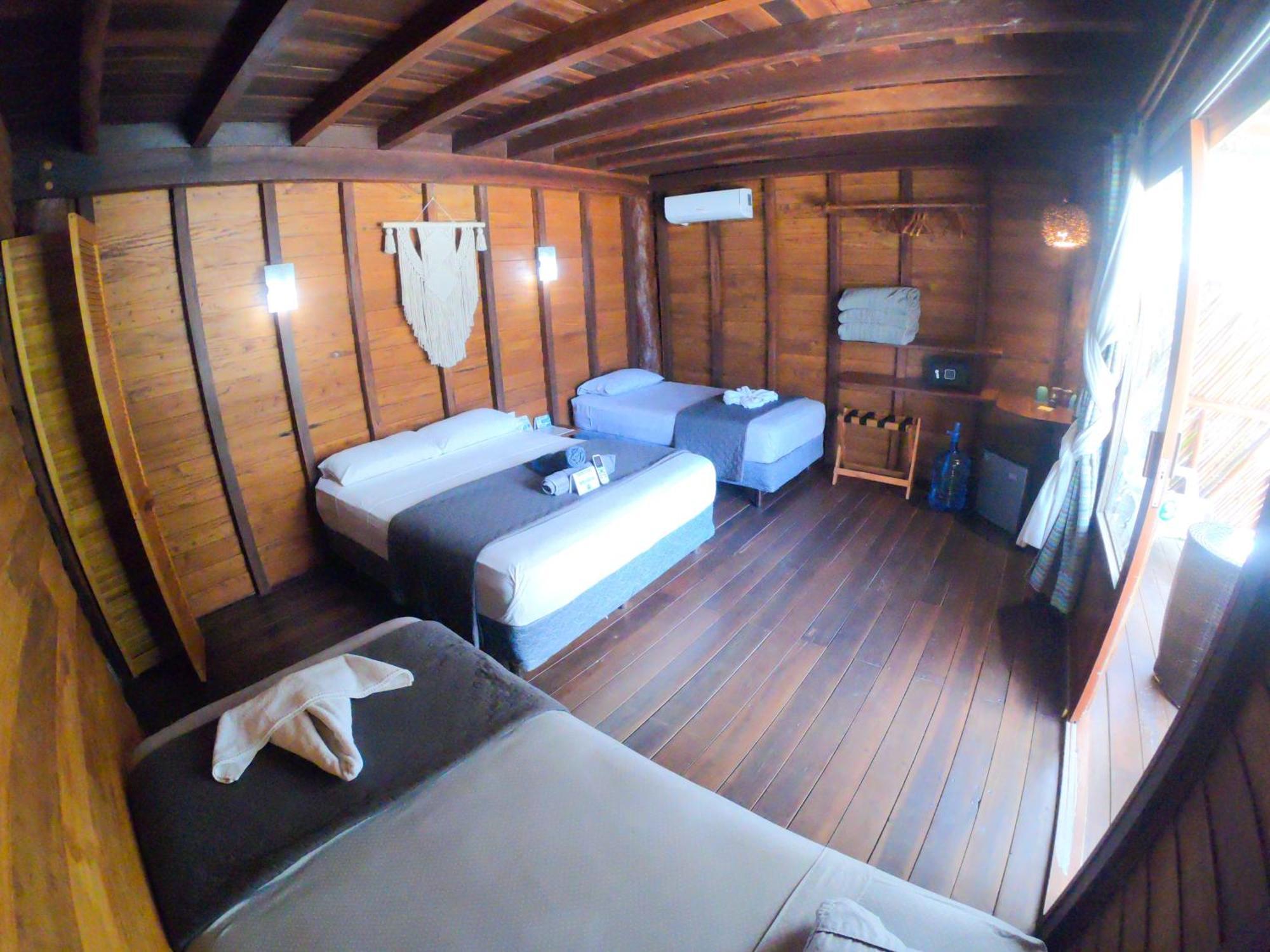 Palmeras De Mahahual Cabanas Стая снимка