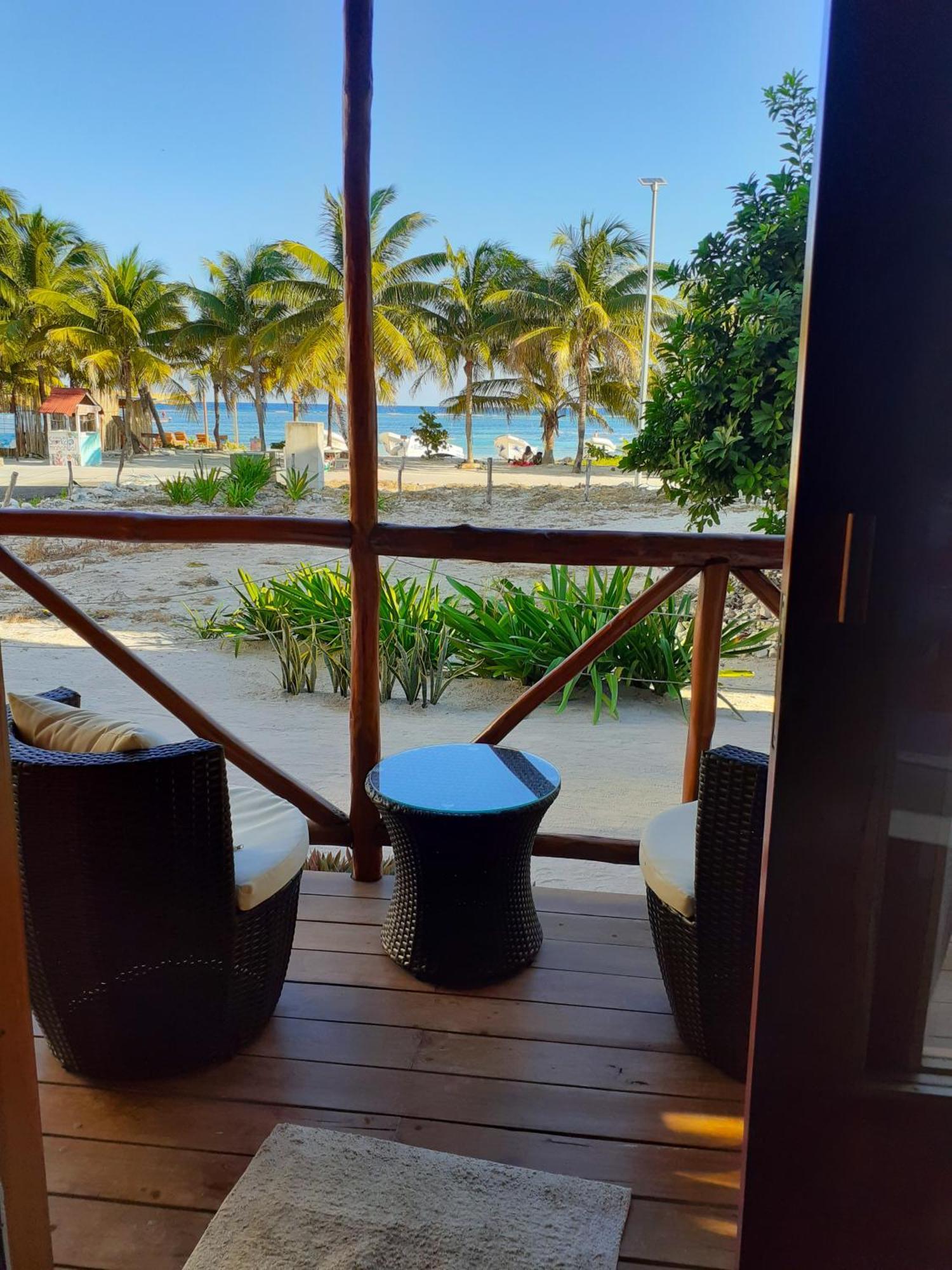 Palmeras De Mahahual Cabanas Стая снимка